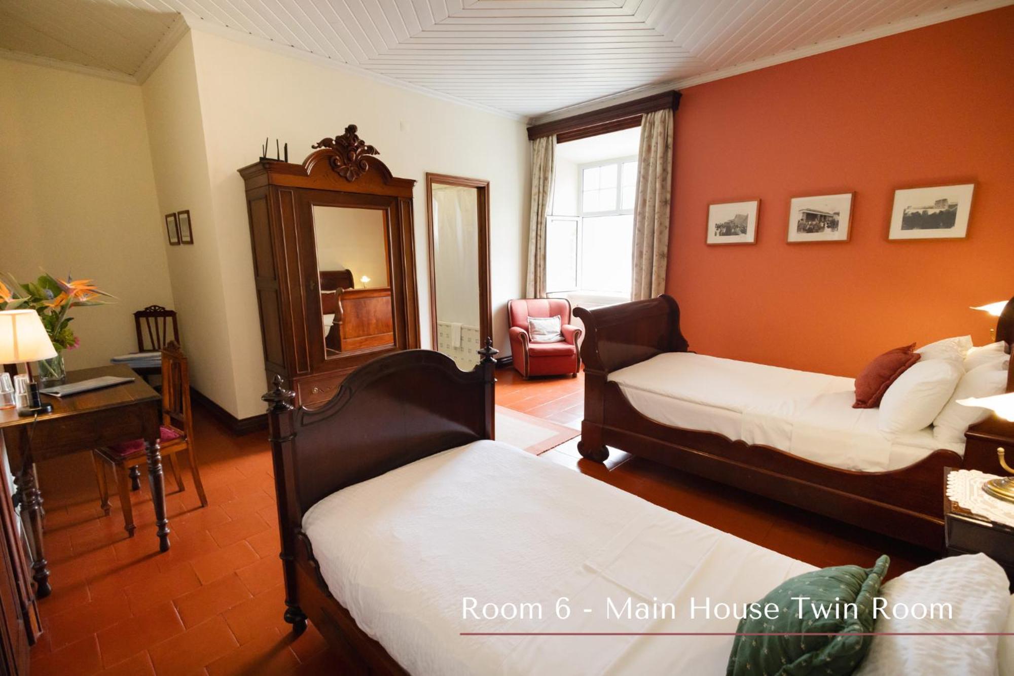 Solar De Lalem Bed & Breakfast Maia  ภายนอก รูปภาพ